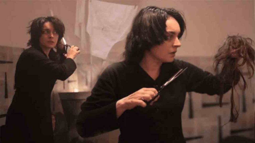 Ezgi Mola Rolü İçin Saçlarını Kesmişti! Sevilen Oyuncuya Ünlülerden İltifatlar Yağdı! 1