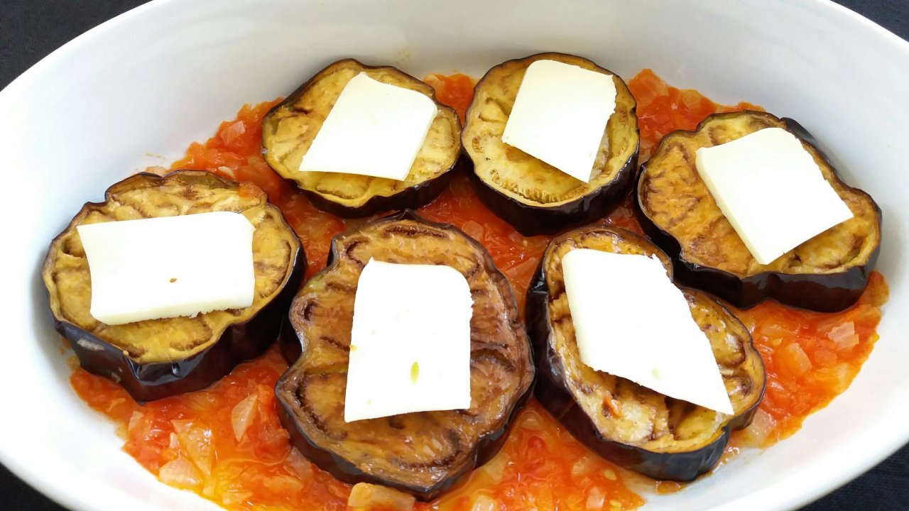 Karşınızda Yeni Favori Yemeğiniz Olacak Melanzane Tarifi!