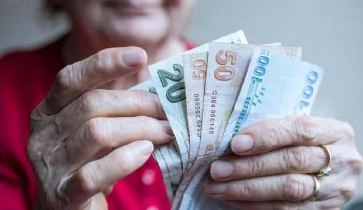 Emeklilere 1 Maaş İkramiyesi Ödemesi Yapılacak! ATM'den Çekebilirsiniz