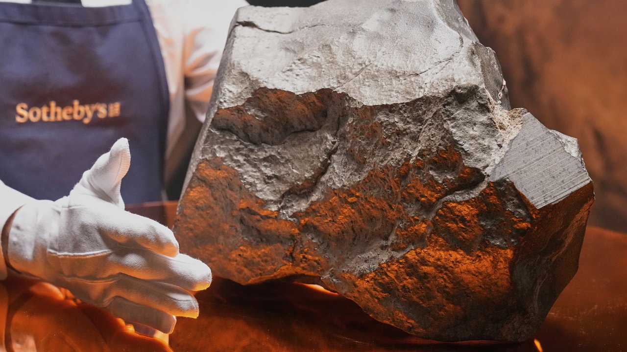 Mars’tan Gelen Dev Kaya 5,3 Milyon Dolara Satıldı