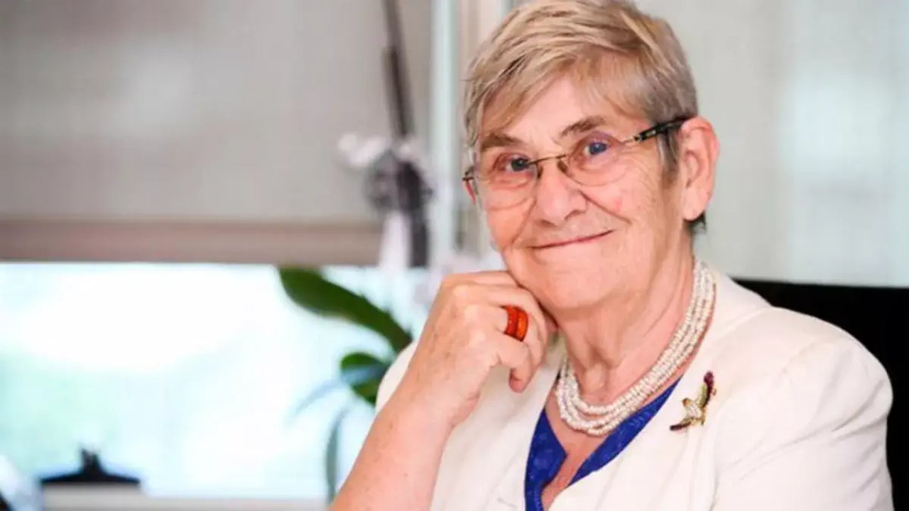 Canan Karatay Flaş Açıklamalar ile Gündeme Geldi! 95 Yaşına Kadar Yaşamanın Sırlarını Paylaştı!