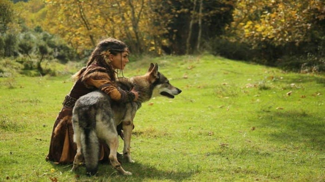 Destan Dizisinin Akkız Karakterini Canlandıran Sevilen Oyuncu Ebru Şahin Başarılarına Bir Yenisi Daha Ekledi!